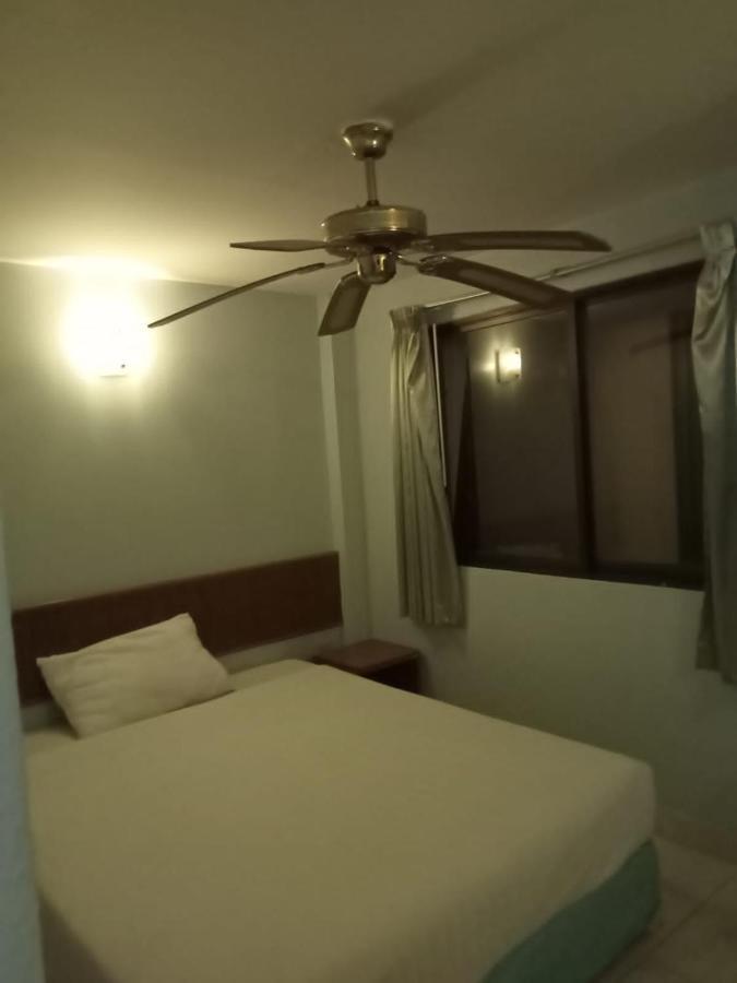 Kingfisher House And Bar Pattaya Eksteriør bilde